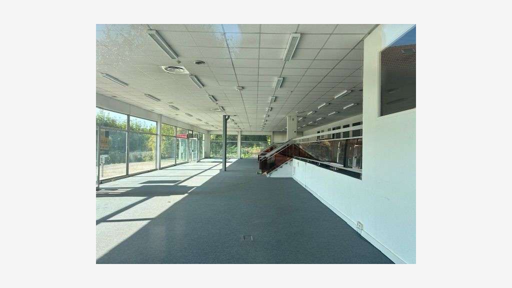 A louer local commercial 600m² agglo Annecy