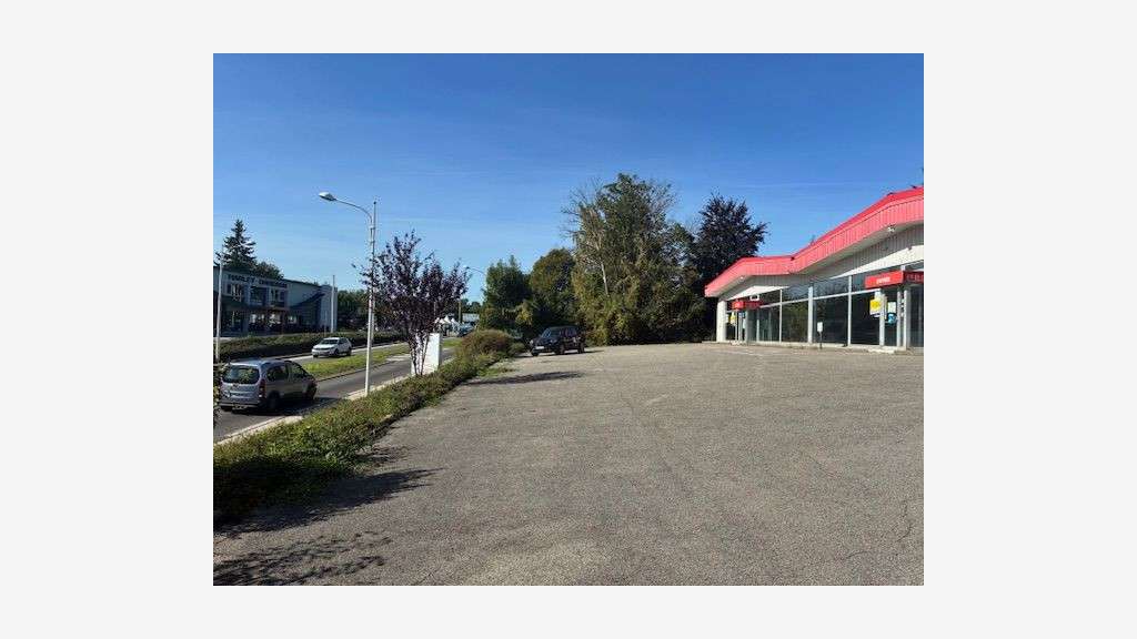 A louer local commercial 600m² agglo Annecy