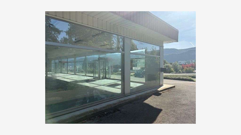 A louer local commercial 600m² agglo Annecy