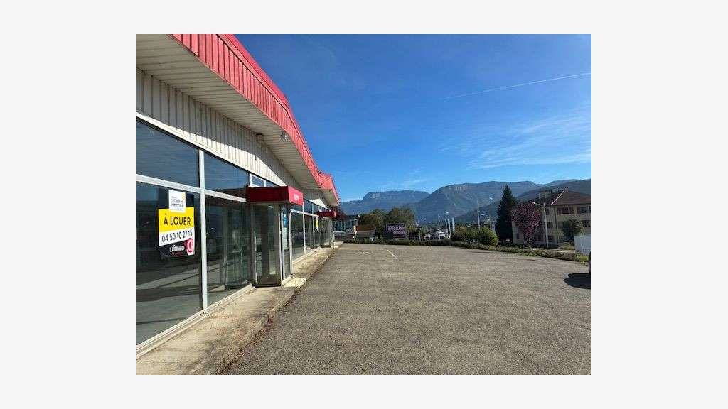 A louer local commercial 600m² agglo Annecy