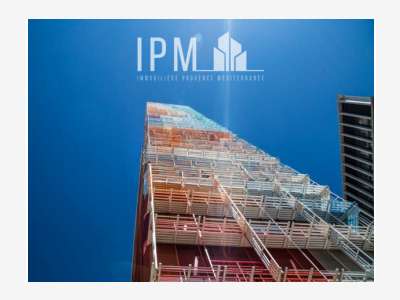 A louer local commercial de 609m² Marseille 13008