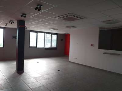 A louer local climatisé PMR 118m² à Fort-de-France