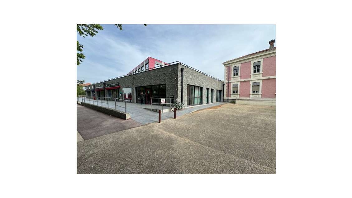 A louer local commercial 200m² empl N°1 Draguignan