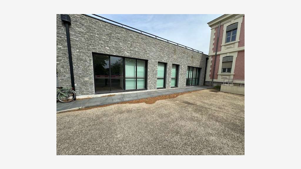 A louer local commercial 200m² empl N°1 Draguignan