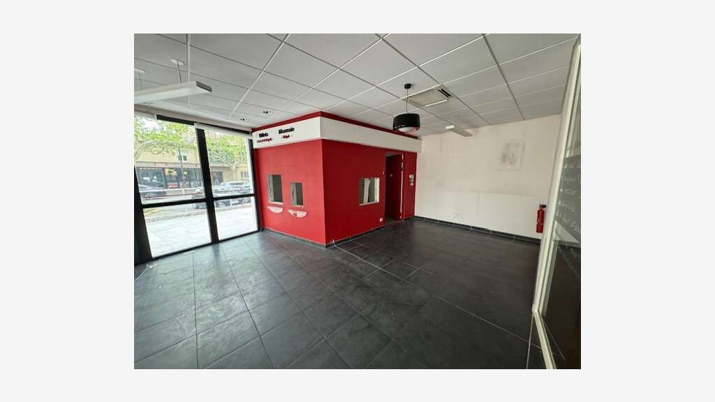 A louer local commercial 200m² empl N°1 Draguignan
