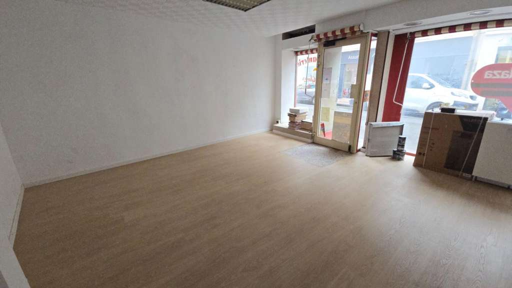 Location local commercial 80m² à Dreux centre