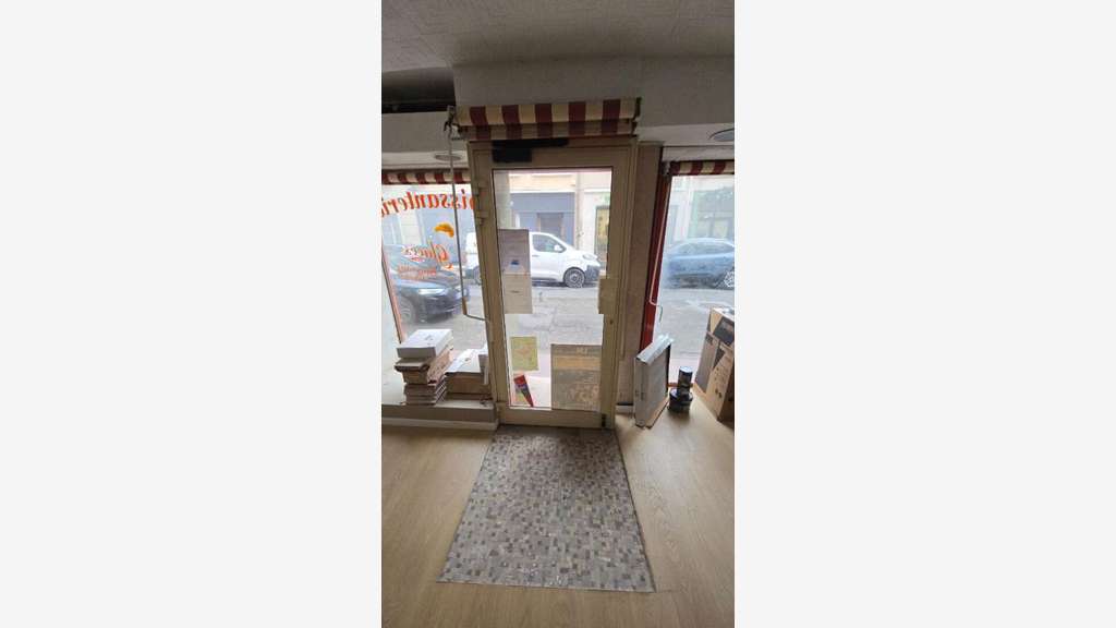 Location local commercial 80m² à Dreux centre