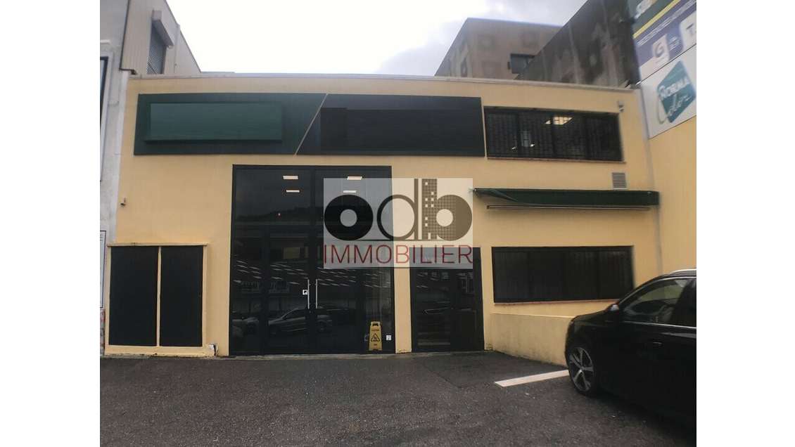 A louer local 300m² PMR empl N°1 à Vallauris