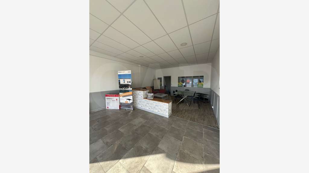 A louer local commercial 77m² empl N°1 à Yffiniac