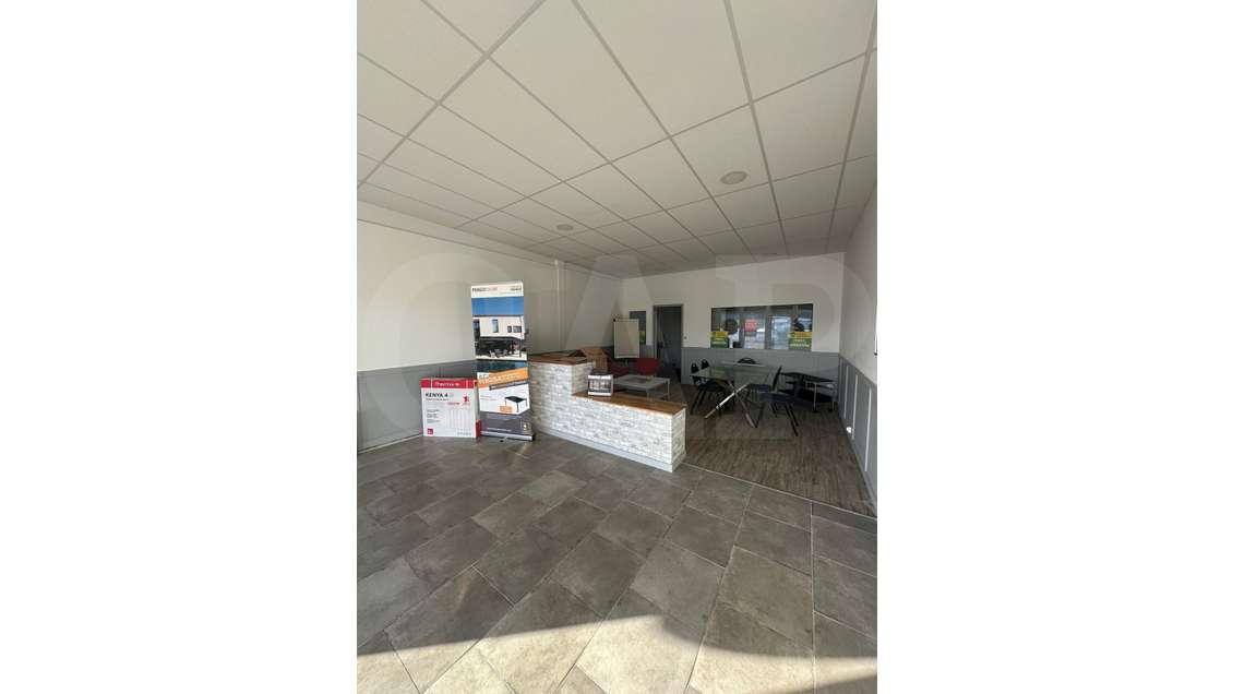 A louer local commercial 77m² empl N°1 à Yffiniac