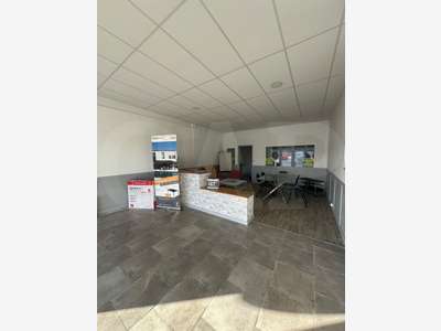 A louer local commercial 77m² empl N°1 à Yffiniac