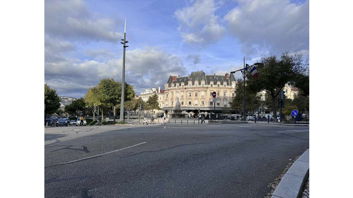 local 87m² à louer sur les boulevards de Valence