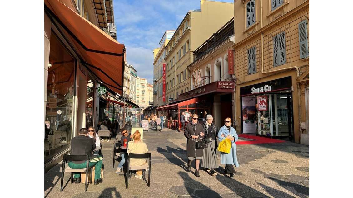 Local commercial 42m² à louer rue Masséna à Nice