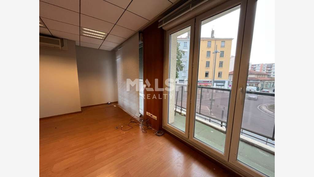Local commercial à louer 294m² à Villeurbanne