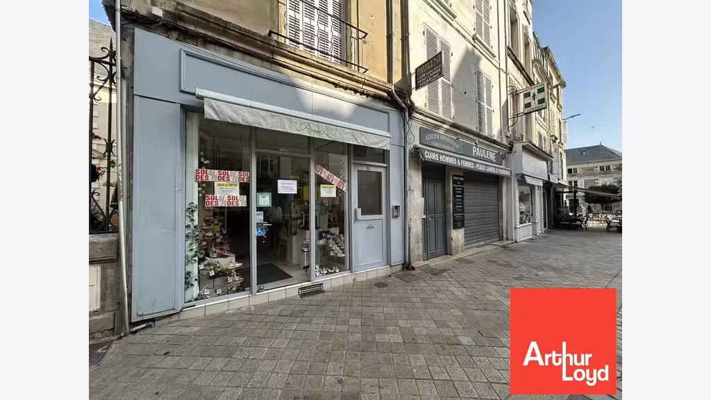 Local 44m² à louer rue Gambetta à Poitiers 