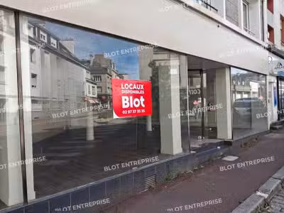 A louer local 147m² belle visibilité à Lorient