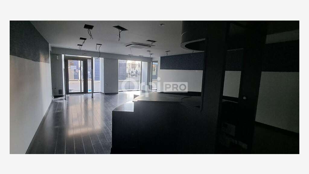 Local commercial 100m², Emplacement 1 bis Pau