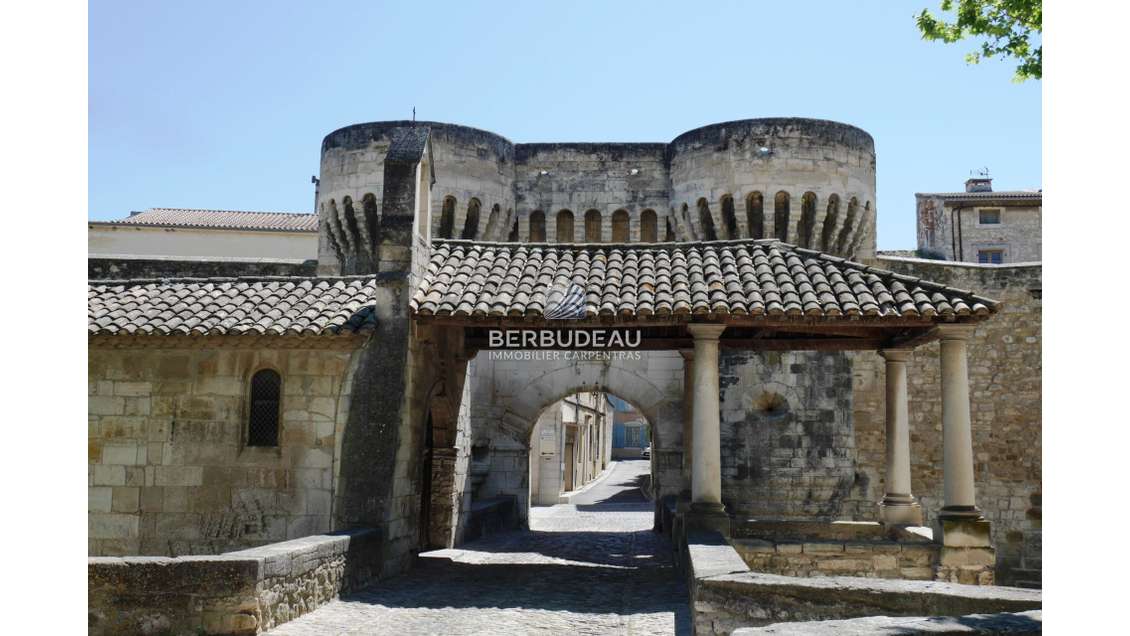 A louer local 86m² à Pernes les Fontaines