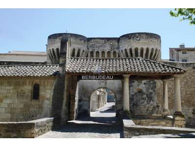 Location Locaux commerciaux - Boutiques à Pernes-les-Fontaines