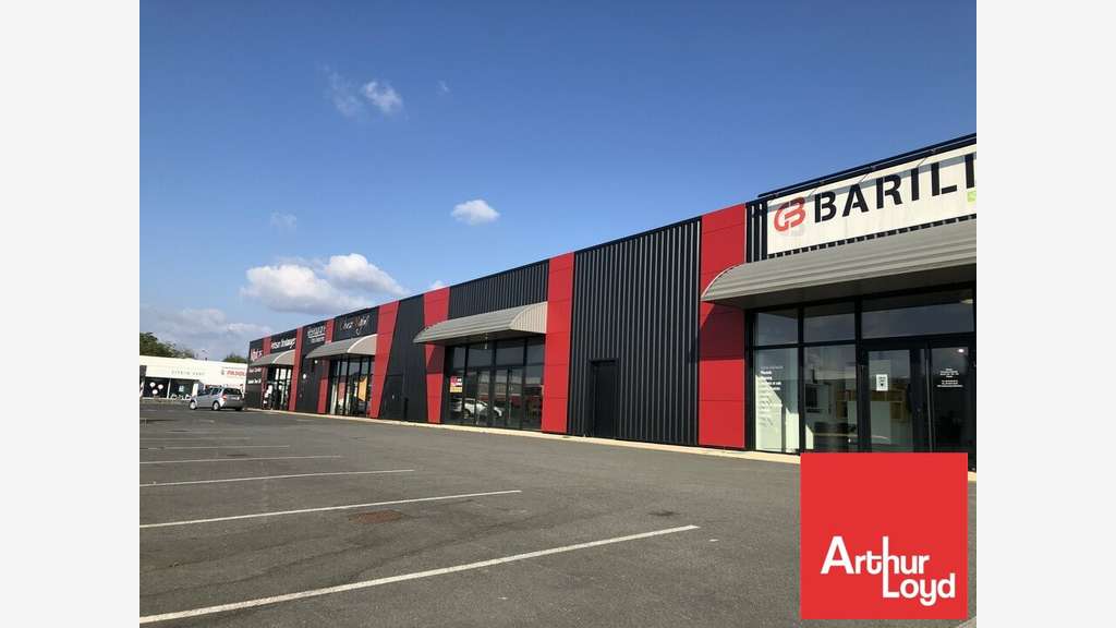Cellule commerciale 520m² à louer à Poitiers