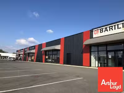 Cellule commerciale 520m² à louer à Poitiers