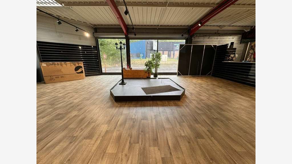 A louer local 280m² en excellent état à Feytiat
