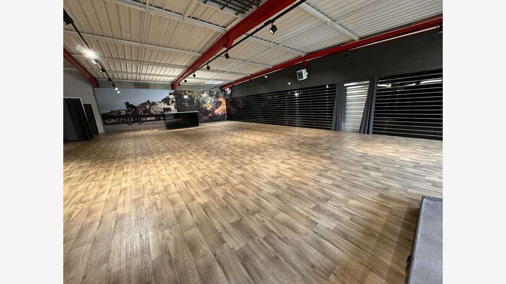 A louer local 280m² en excellent état à Feytiat