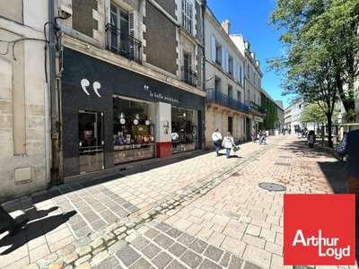 local commercial 117m² à louer Poitiers centre