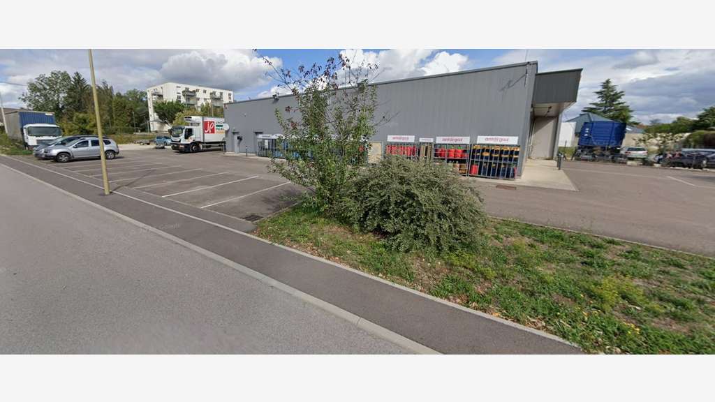 A louer local commercial 300m² Fontaine-Française