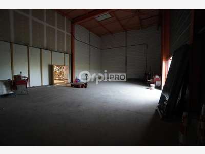 A louer local 156m² galerie marchande secteur Ahuy