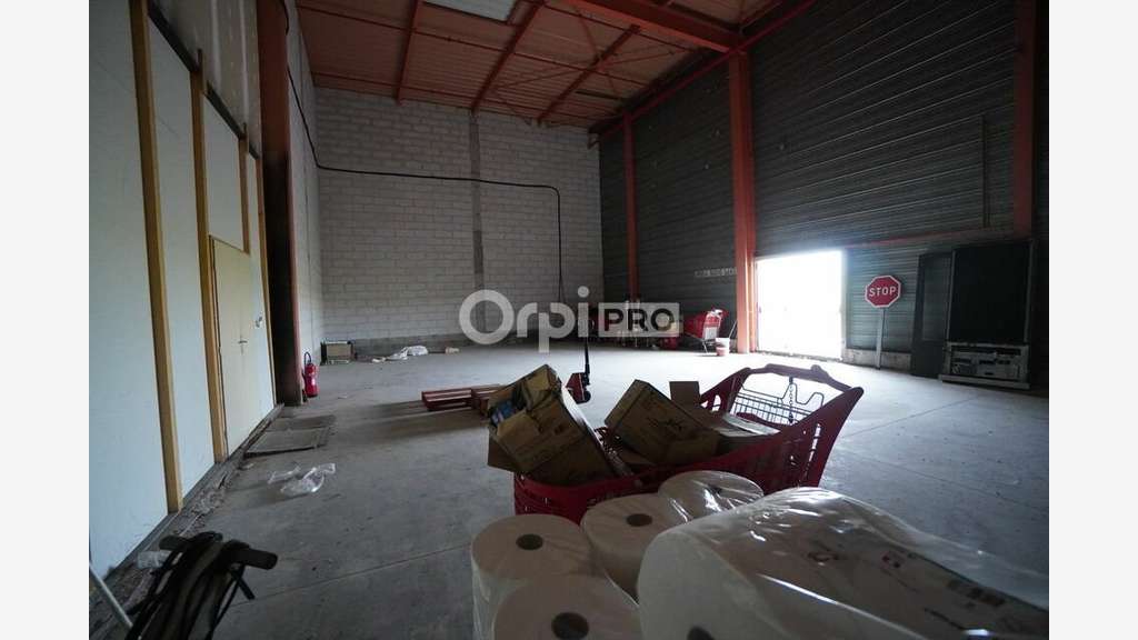 A louer local 156m² galerie marchande secteur Ahuy