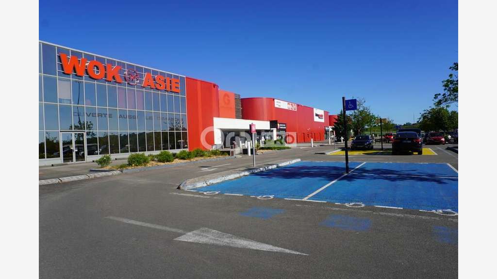 A louer local 156m² galerie marchande secteur Ahuy