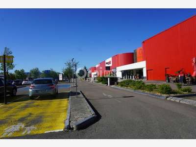 A louer local 156m² galerie marchande secteur Ahuy