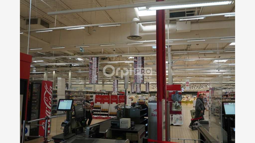 A louer local 156m² galerie marchande secteur Ahuy