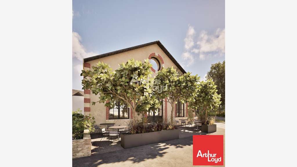 A louer local commercial 486m² à Fontenay-le-Comte