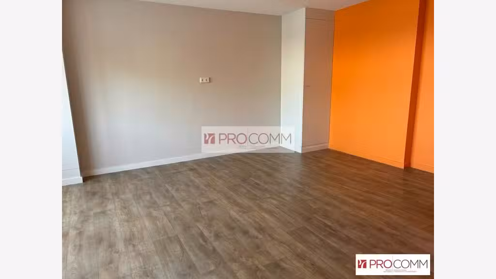Local commercial 218m² à louer à Fontenay-sur-Eure