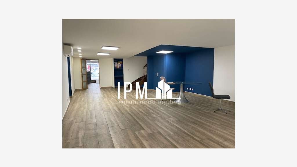 A louer local 200m² axe passant  Marseille 13006