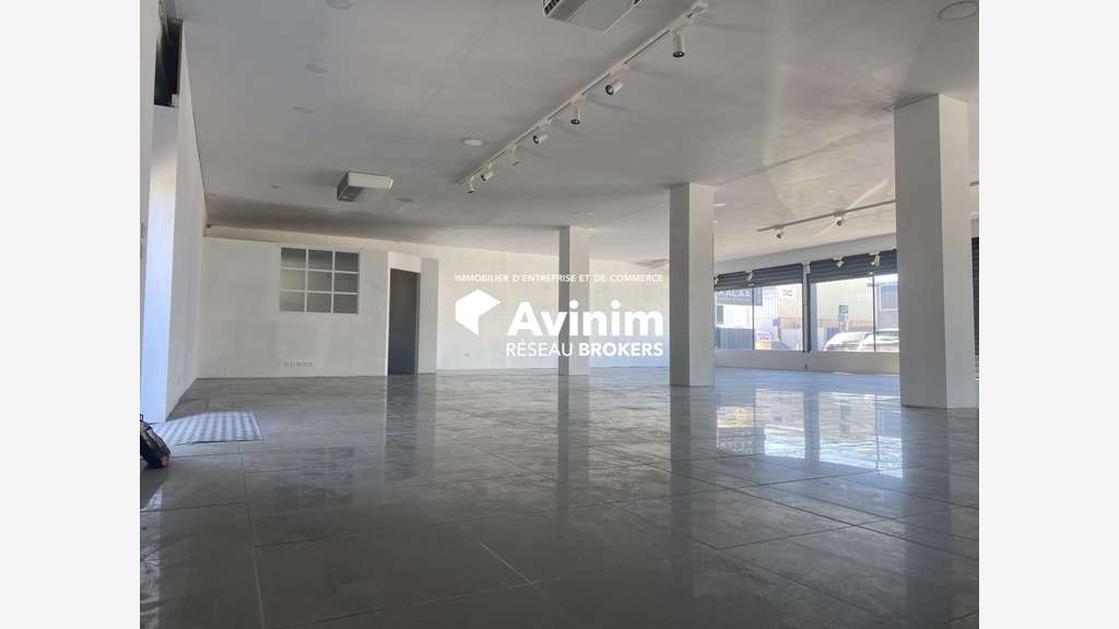 A louer local commercial 280m² ZAC La Palud Fréjus