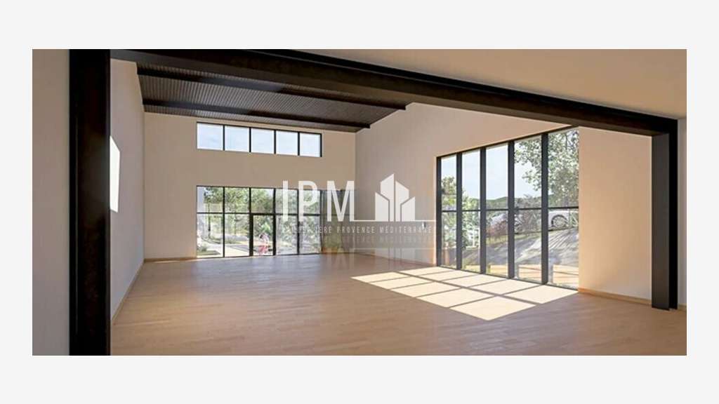 Local commercial 702m² divisible à Gardanne