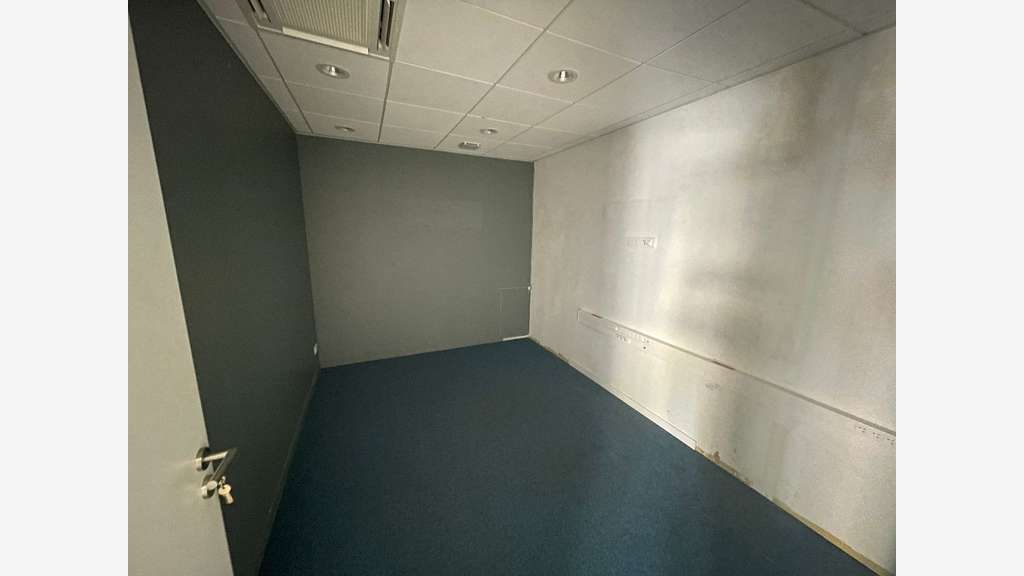 A louer local commercial 120m² Oullins Grande Rue