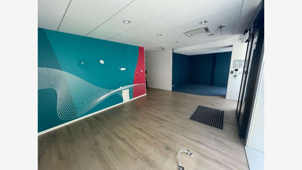 A louer local commercial 120m² Oullins Grande Rue