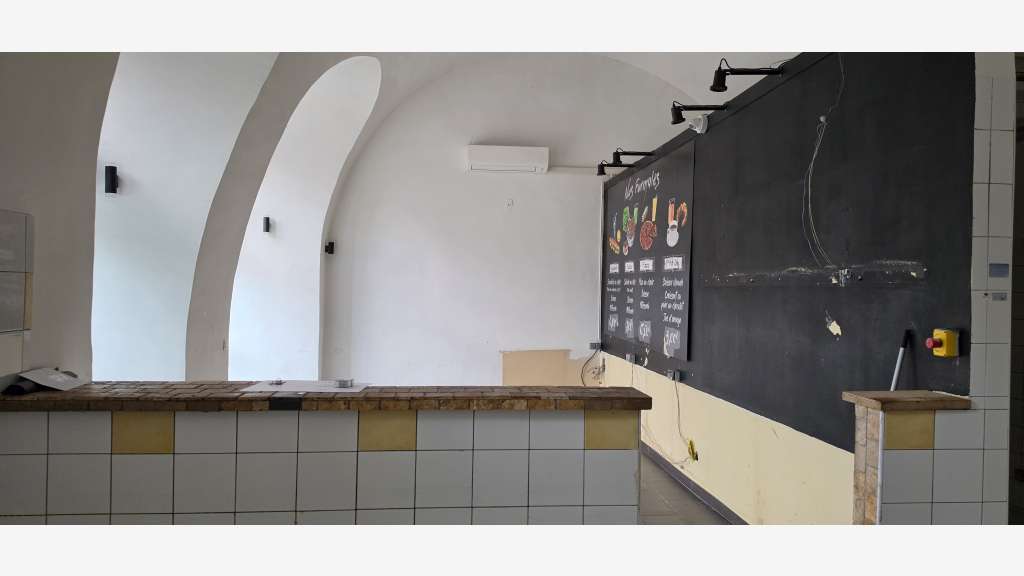 Location local 80m² + sous-sol 100m² à Grasse