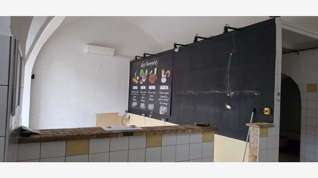 Location local 80m² + sous-sol 100m² à Grasse
