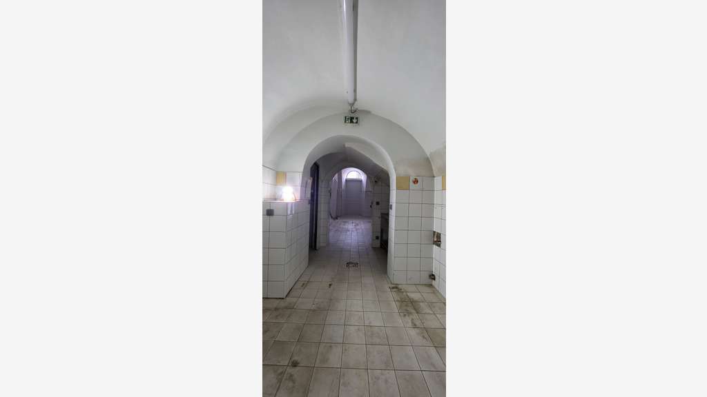 Location local 80m² + sous-sol 100m² à Grasse