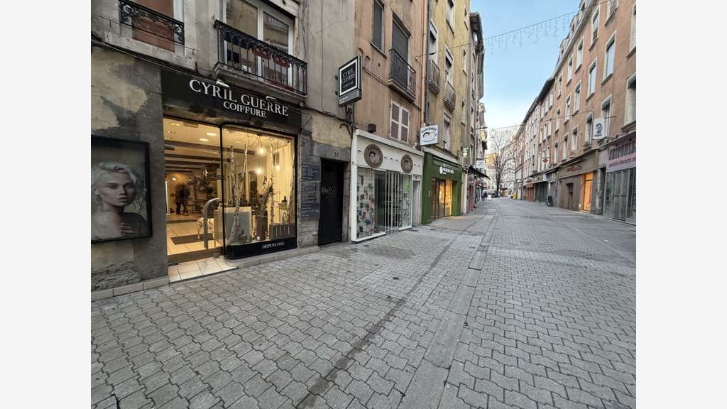 A louer local 80m² à Grenoble Rue Saint-Jacques