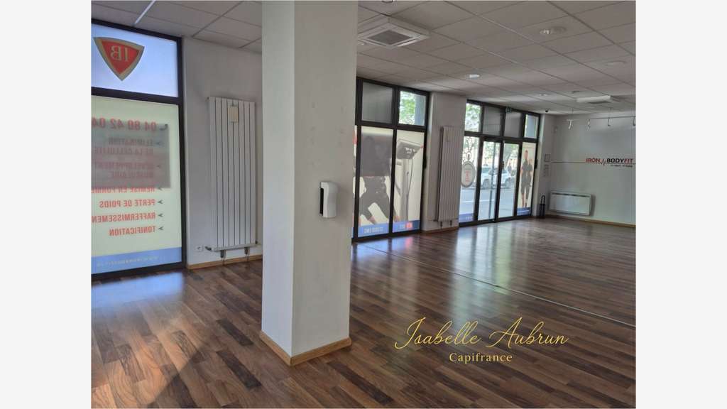 Locaux professionnels 123m² à louer à Grenoble  
