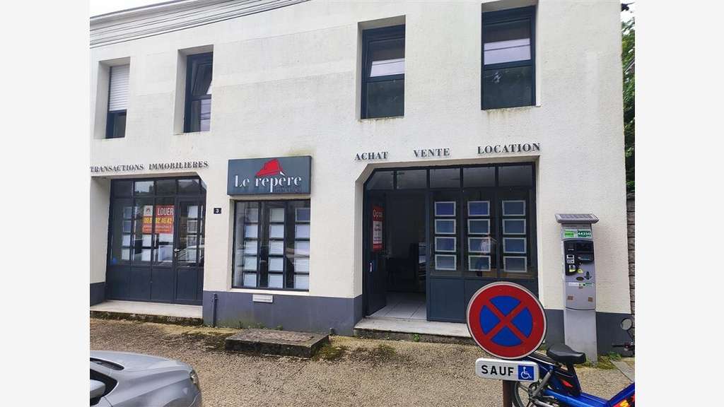 A louer local commercial 87m² à Guérande Remparts