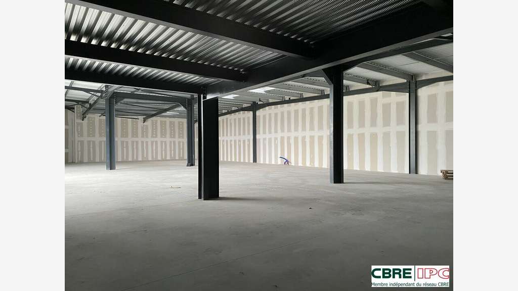 A louer local commercial 893m² retail à Hagetmau