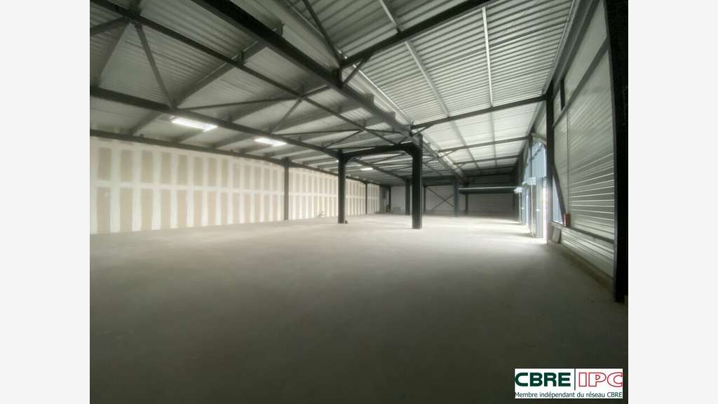 A louer local commercial 893m² retail à Hagetmau