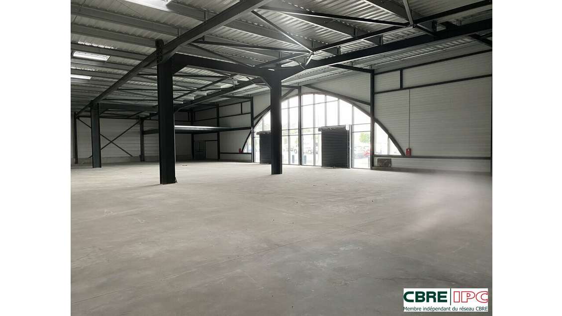 A louer local commercial 893m² retail à Hagetmau